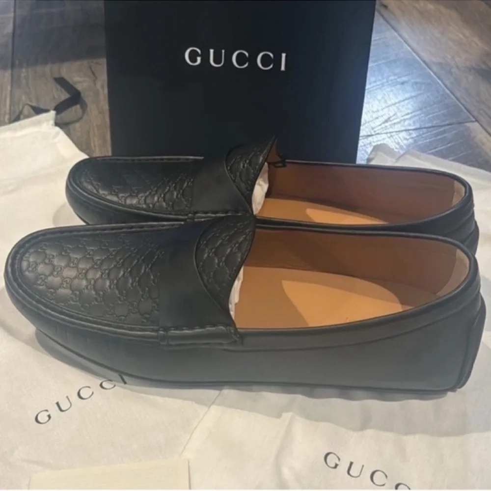 New in box authentic Gucci luxury designer GG black leather loafers drivers 11.5